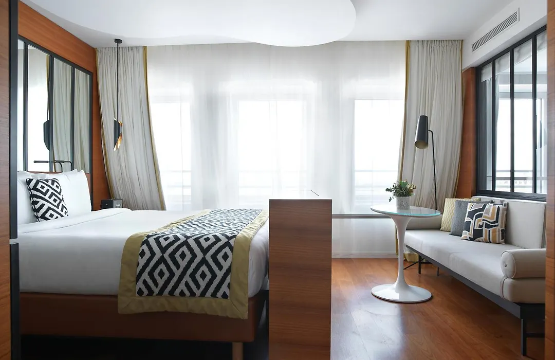 Renaissance Paris Republique Hotel & Spa-1